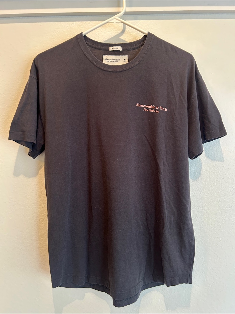 Abercrombie & Fitch Men's Dark Navy Chest Logo Crew Tee